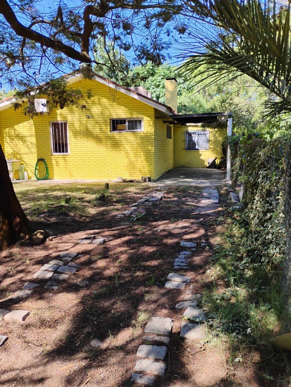Amarilla House in Canelones Department, Uruguay