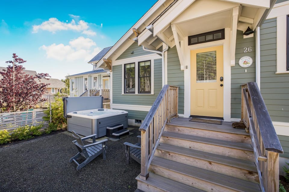 Patio, Hot Tub, Balcony/Terrace