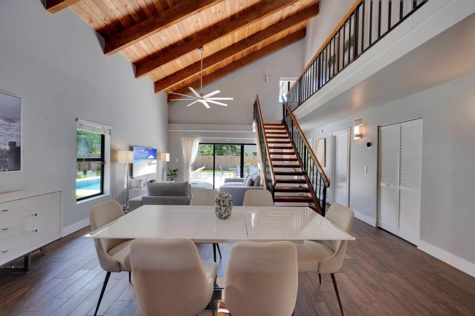 Wonderful Tropical Pool House Delray Near Ocean House in Delray Beach