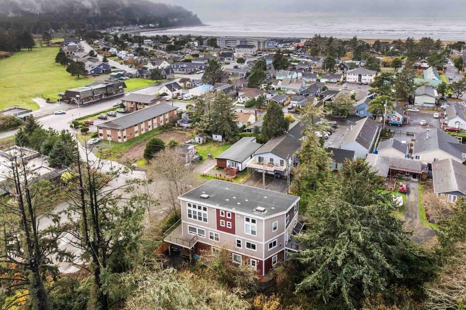 Beach Mode House in Seaside