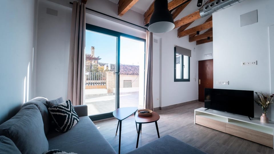 Communal lounge/ TV room, TV and multimedia, Living room, Seating area, Evening entertainment