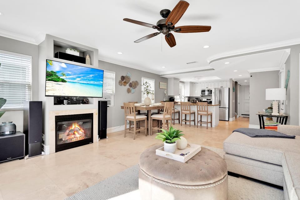 Communal lounge/ TV room, TV and multimedia, Kitchen or kitchenette, Living room, Seating area, Dining area, Evening entertainment, fireplace