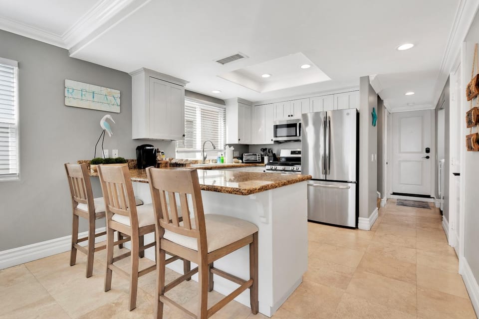 Kitchen or kitchenette, Dining area, kitchen