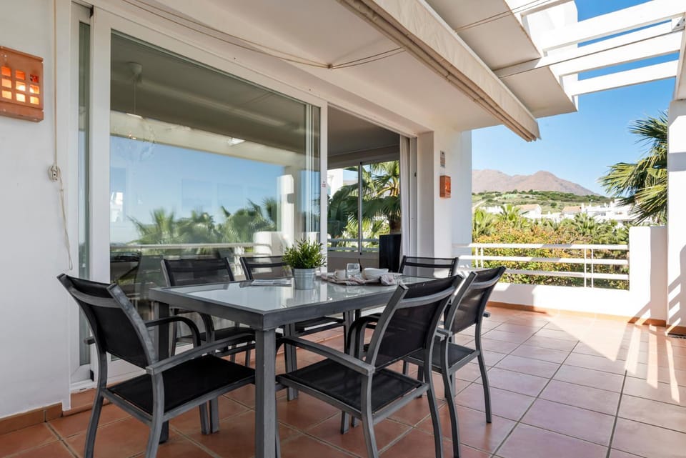 Luxury Apartment with Free Alcazaba Lagoon Access Apartment in Costa del Sol