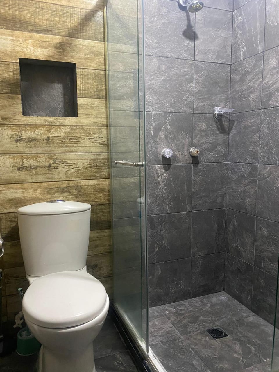 31E COMODO APARTAMENTO EN LAURELES ESTADiO 120MTS Apartment in Medellin