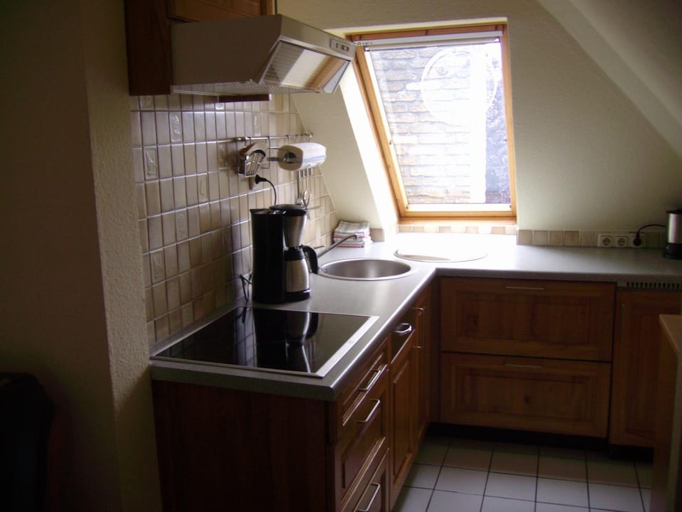 Coffee/tea facilities, Kitchen or kitchenette, pet friendly, stove