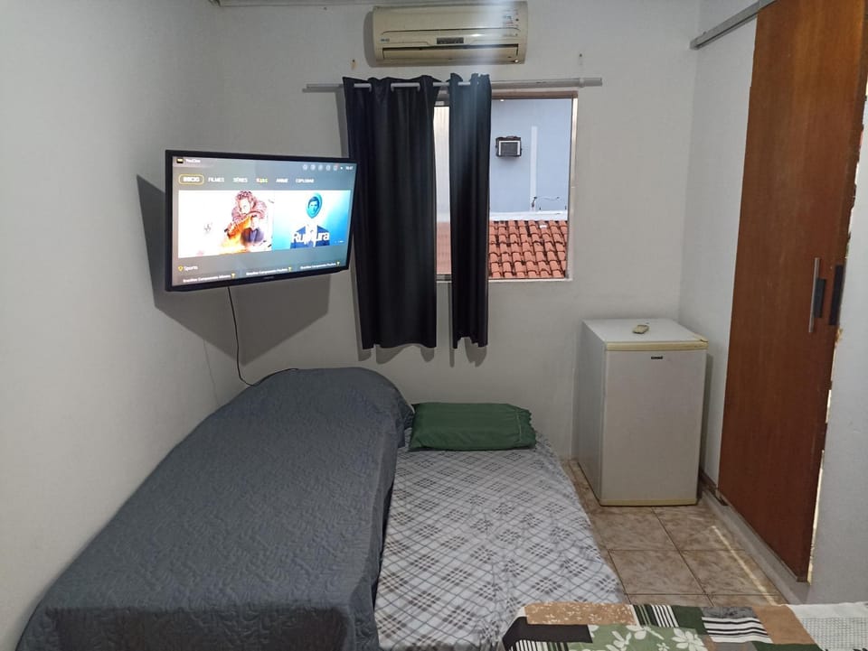 Bed, TV and multimedia, Bedroom, minibar, air conditioner