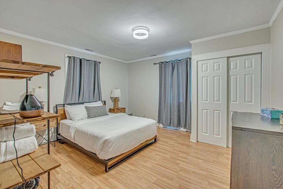 The Esben comfy 1 bedroom close to everything Apartment in North Charleston