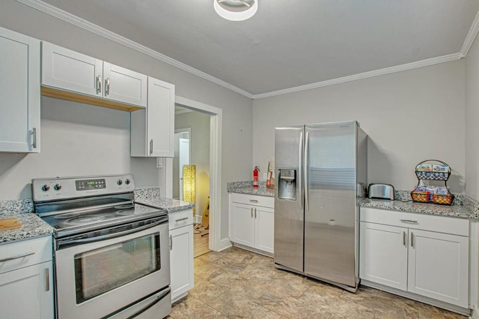 The Esben comfy 1 bedroom close to everything Apartment in North Charleston