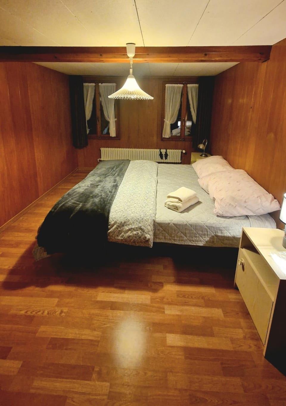 Bed, Photo of the whole room, Bedroom, towels