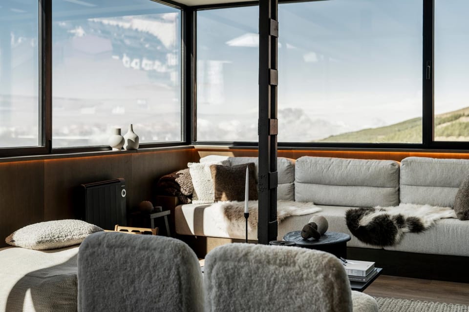 Living room, Seating area, Mountain view
