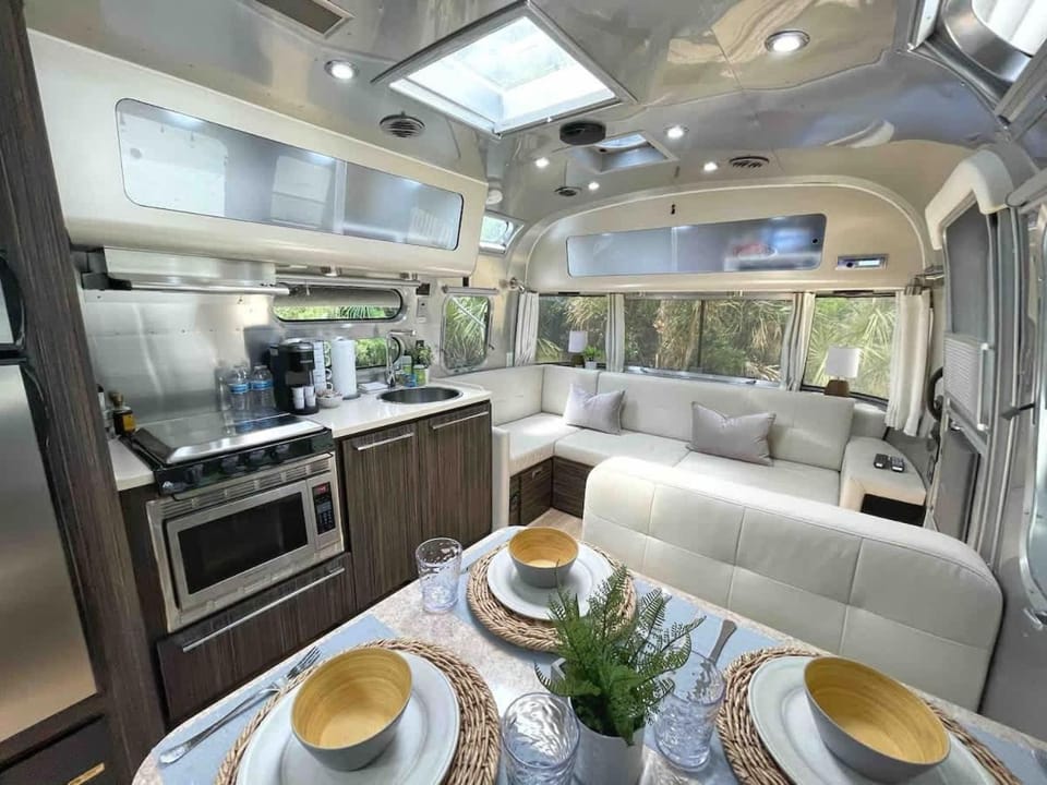 Cozy & Fun Airstream Camper Near Downtown & Beach Campground/ 
RV Resort in Wilmington Island