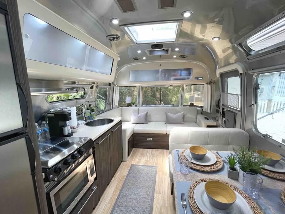 Cozy & Fun Airstream Camper Near Downtown & Beach Campground/ 
RV Resort in Wilmington Island