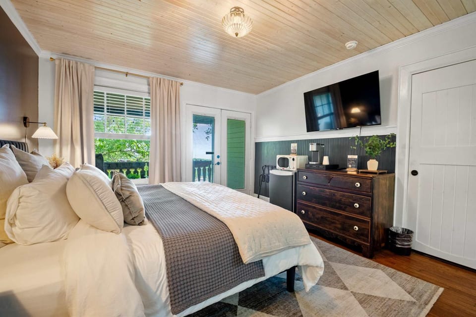 Historic Riverview Inn One Bed and Breakfast in Chattanooga