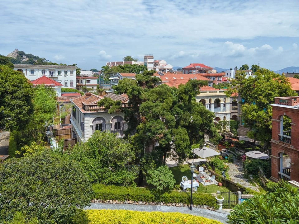 Property building, Day, Natural landscape, Bird's eye view, Garden