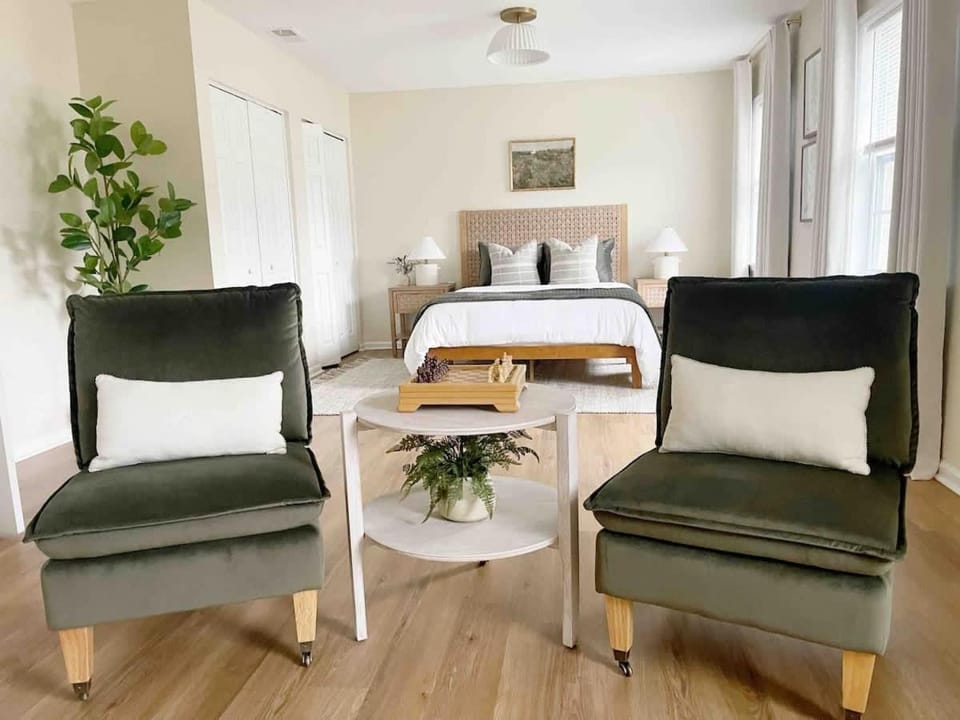 Large Home Sleeps 10 Beach & Downtown Dog Heaven House in Jasper County