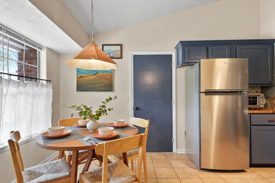 New Meets Nostalgic - Adorable Cottage Sleeps 8 House in Jasper County