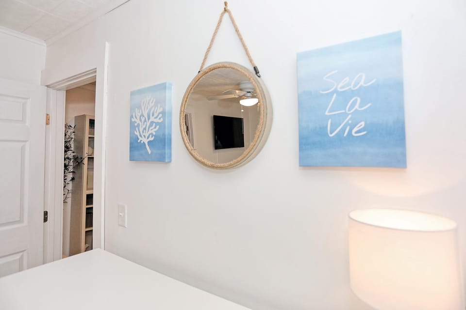 Bed, Decorative detail, Bedroom