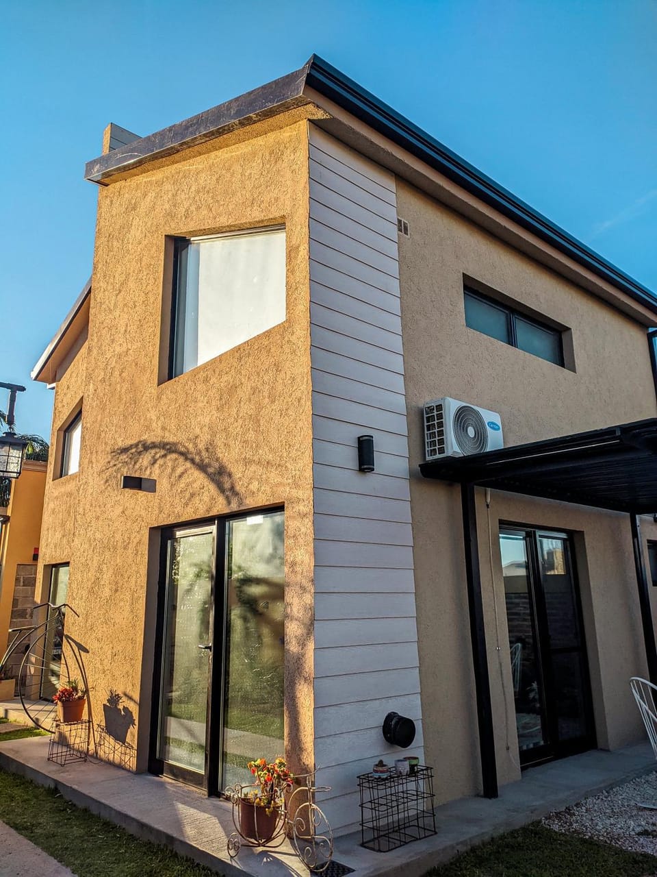 Property building, Day
