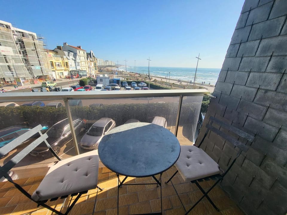 Studio neuf proche plage et commerces, balcon vue mer - FR-1-92-945 Apartment in Les Sables-d'Olonne