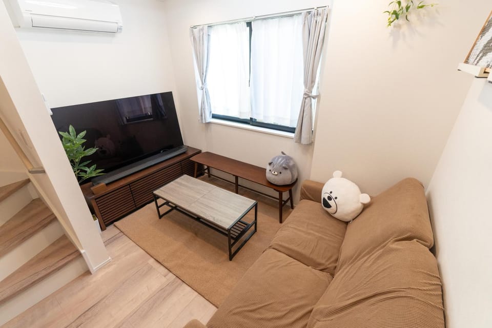 Living room, Seating area, air conditioner