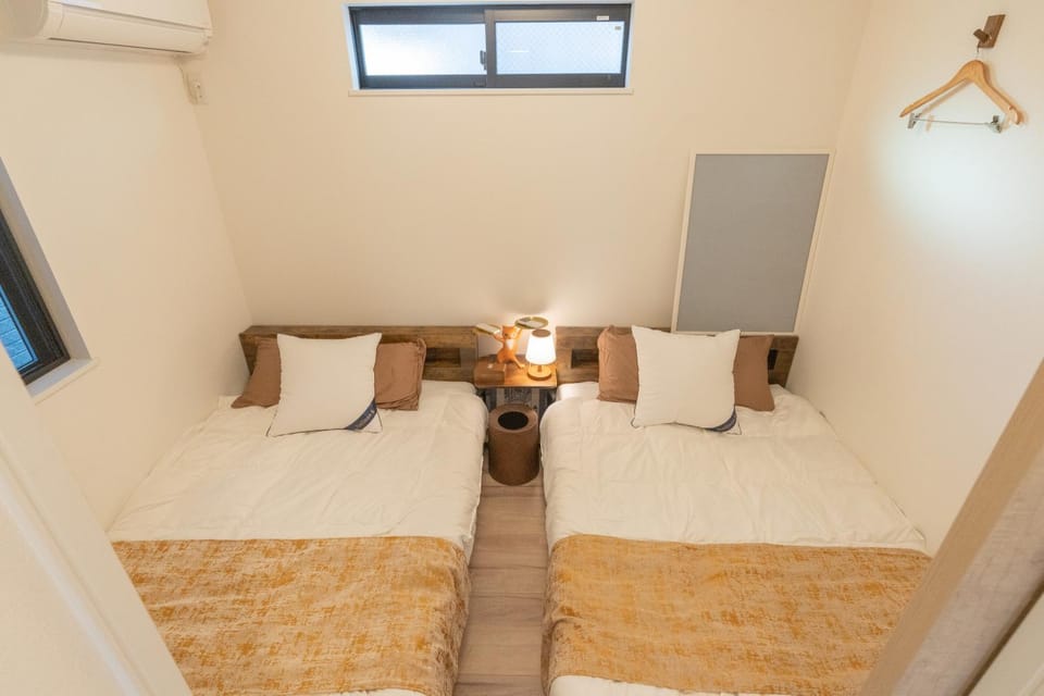 Bed, Bedroom, air conditioner