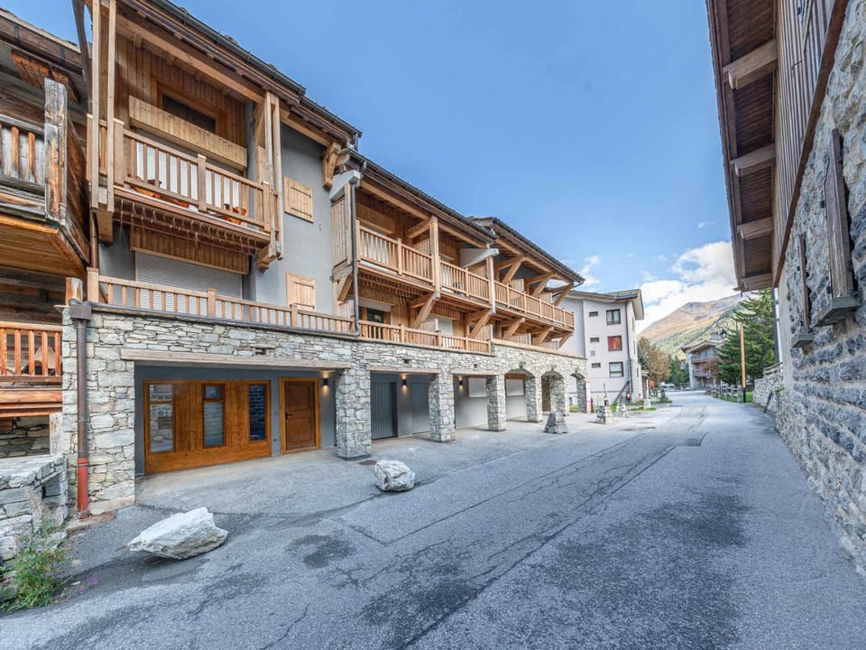 Duplex 5 pièces à Val-d'Isère avec Wifi et Parking - FR-1-694-378 Apartment in Val dIsere