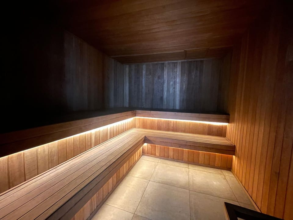 Sauna, Area and facilities
