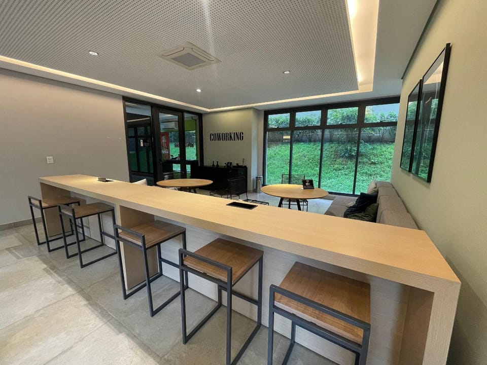 Business facilities, Area and facilities