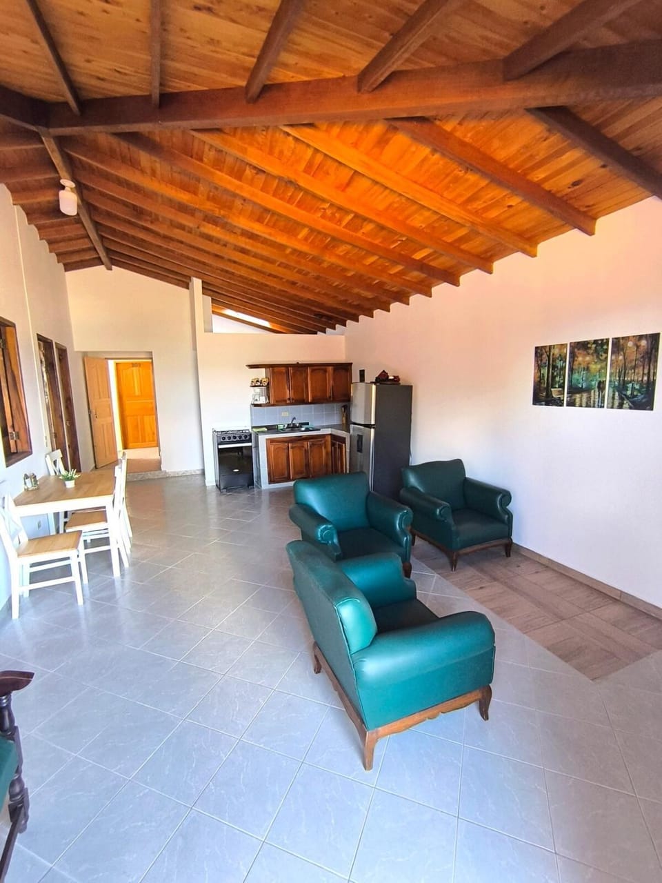 Seating area, Dining area