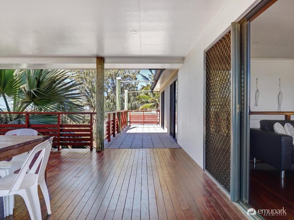 Beachfront Fisherman's House in Emu Park