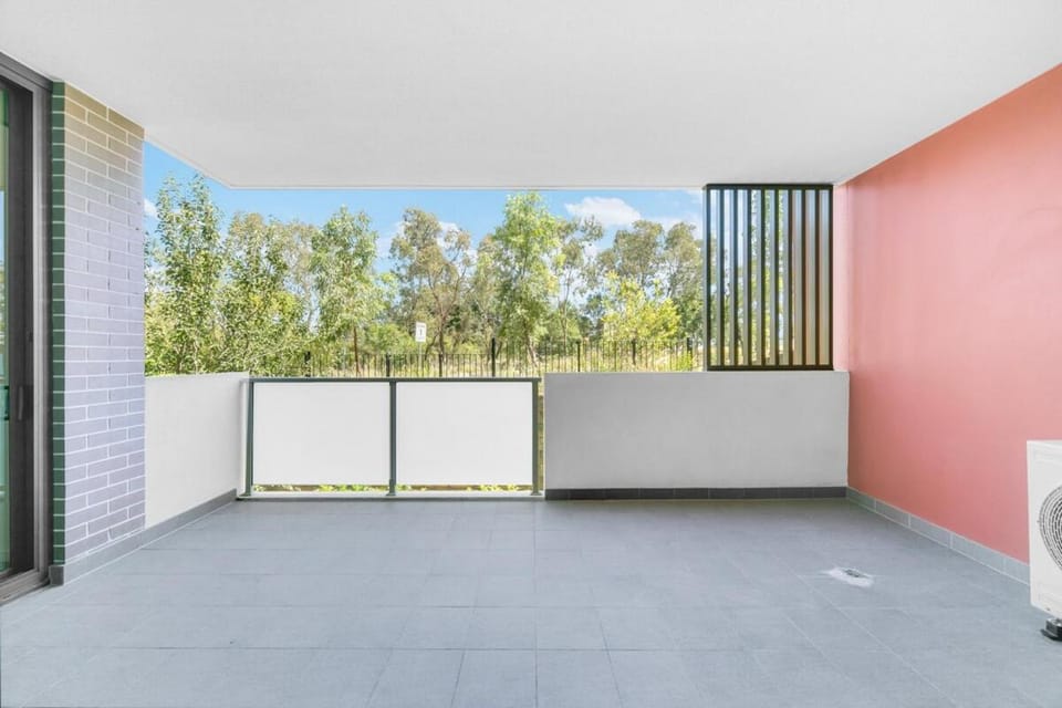 Sunny 2-Bedroom Apartment with Parking in Rouse Hill Apartment in Sydney