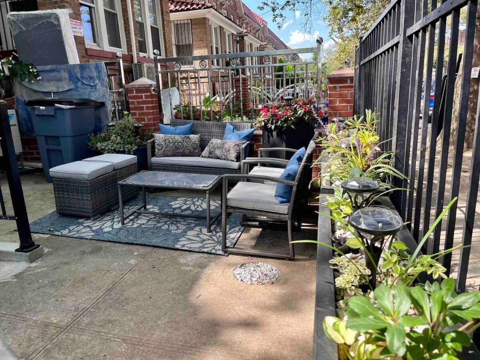 3BR Private Apt near LGA, JFK, Manhattan, Northern Blvd Apartment in Jackson Heights