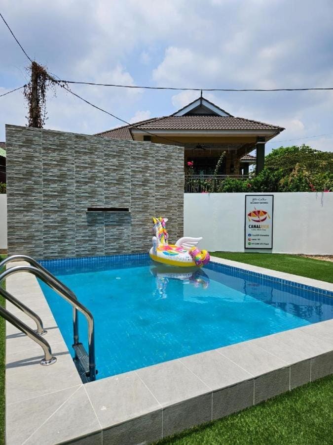 Canal River Riverfront Homestay Jalan Pengkalan Chepa Kota Bharu Apartment in Malaysia