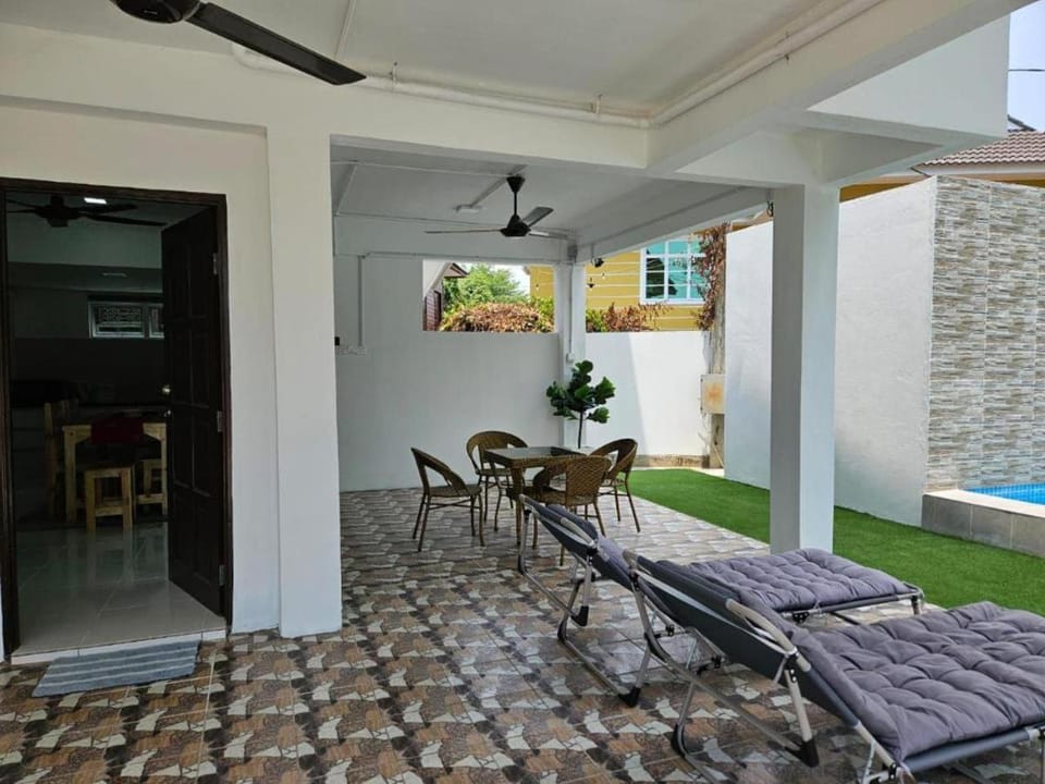 Canal River Riverfront Homestay Jalan Pengkalan Chepa Kota Bharu Apartment in Malaysia