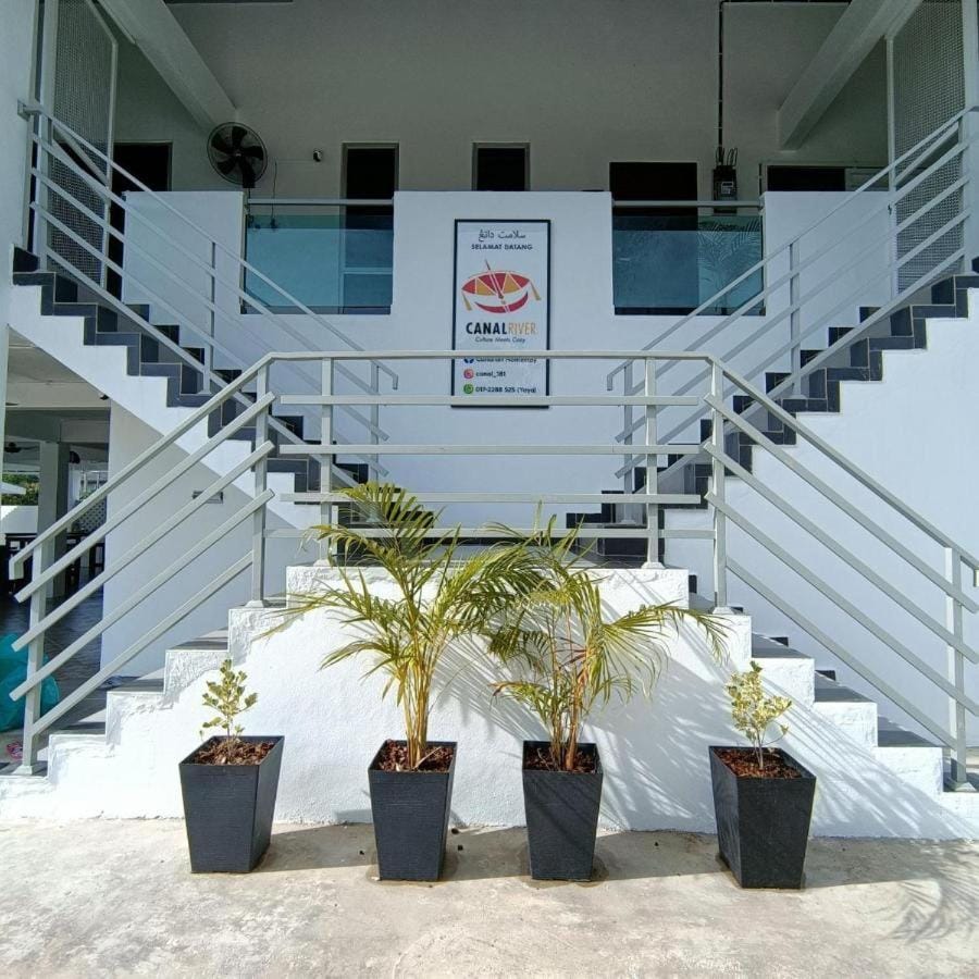 Canal River Riverfront Homestay Jalan Pengkalan Chepa Kota Bharu Apartment in Malaysia