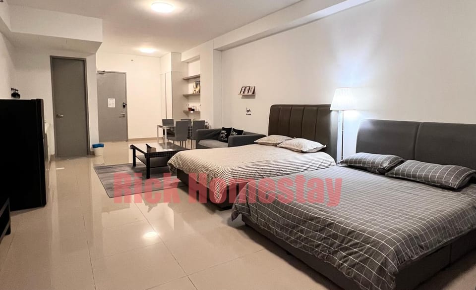 SS15 Courtyard Subang Jaya Sunway 4 Pax 2 QueenBed Studio Big 65 Inch TV Netflix WiFi Apartment in Subang Jaya