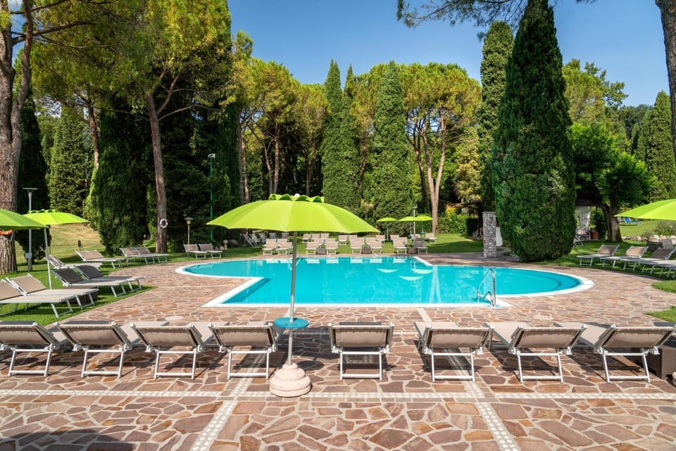 Swimming pool, Swimming pool
