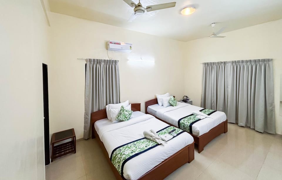Atithi inn Guest House Bed and Breakfast in Pune