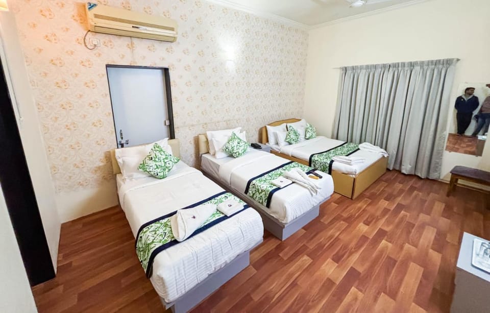Atithi inn Guest House Bed and Breakfast in Pune