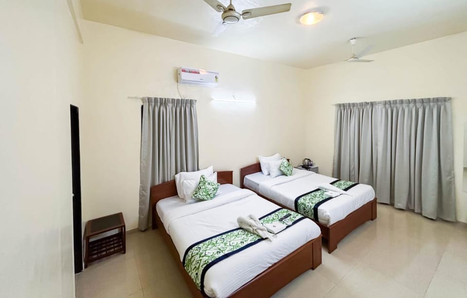 Atithi inn Guest House Bed and Breakfast in Pune