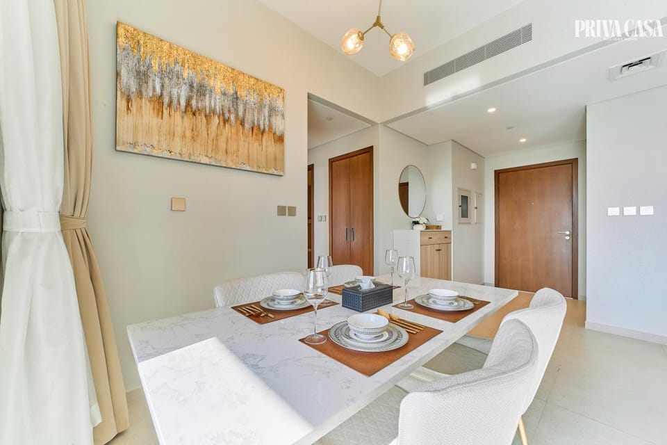 PRIVA CASA - Luxurious 2BR Vida Creek Beach - Beach access Apartment in Dubai