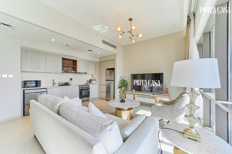 PRIVA CASA - Luxurious 2BR Vida Creek Beach - Beach access Apartment in Dubai
