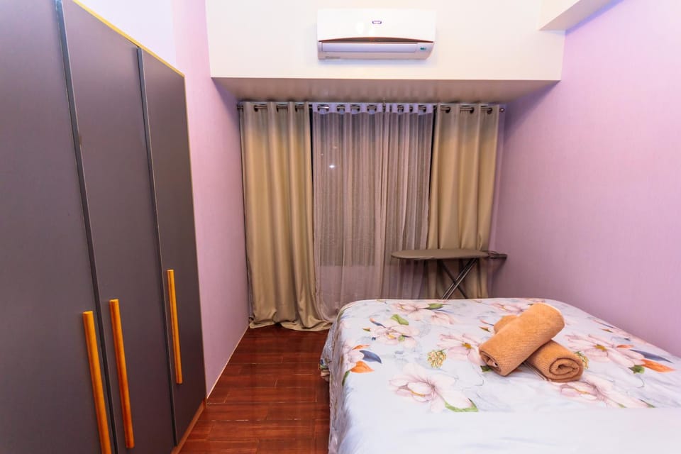 Bed, Photo of the whole room, Bedroom, towels, wardrobe, air conditioner