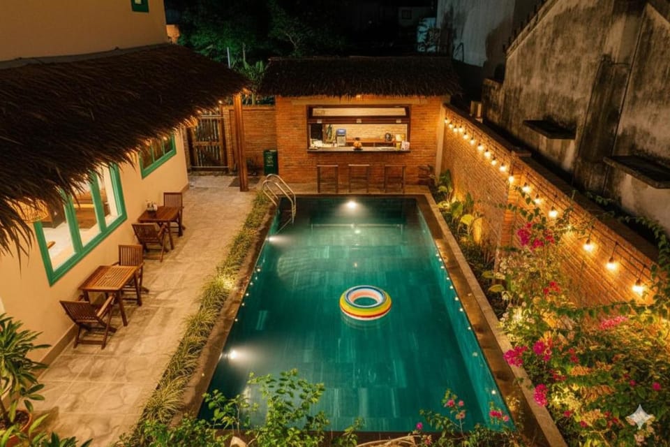 Swimming pool