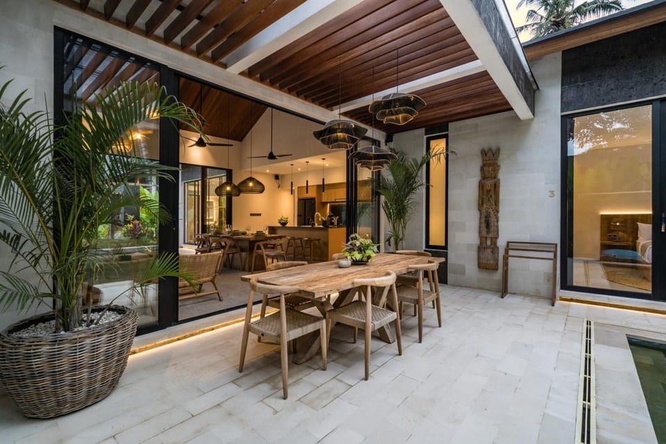 Seating area, Dining area