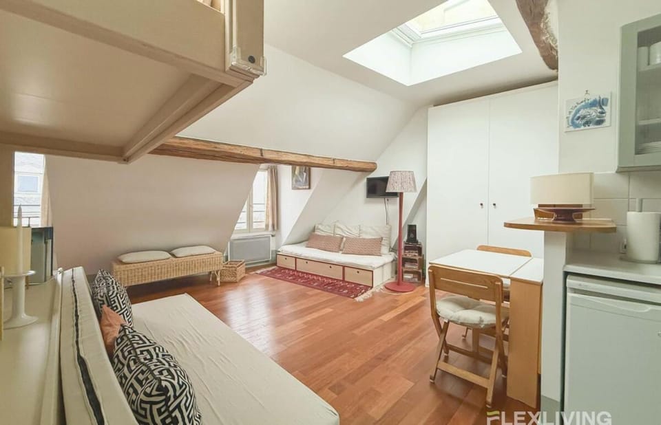 Immeuble Varenne Apartment in Paris