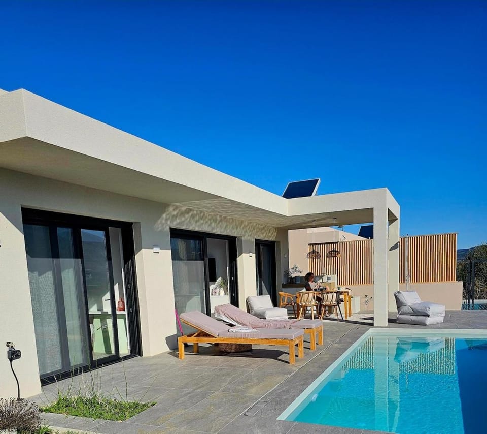 Patio, Day, Pool view, Swimming pool, sunbed