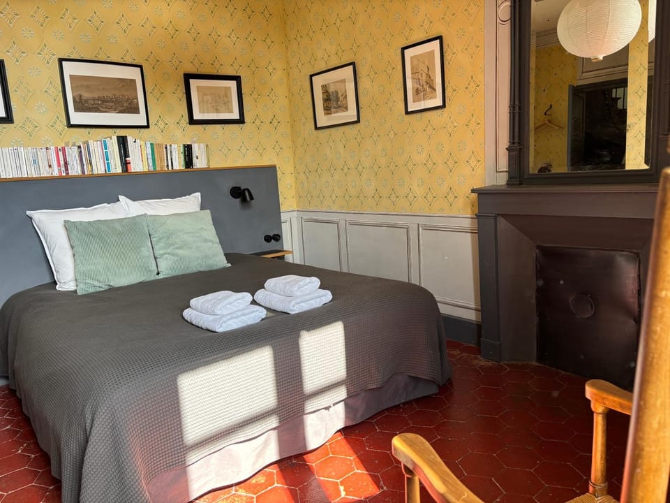 Library, Photo of the whole room, furniture