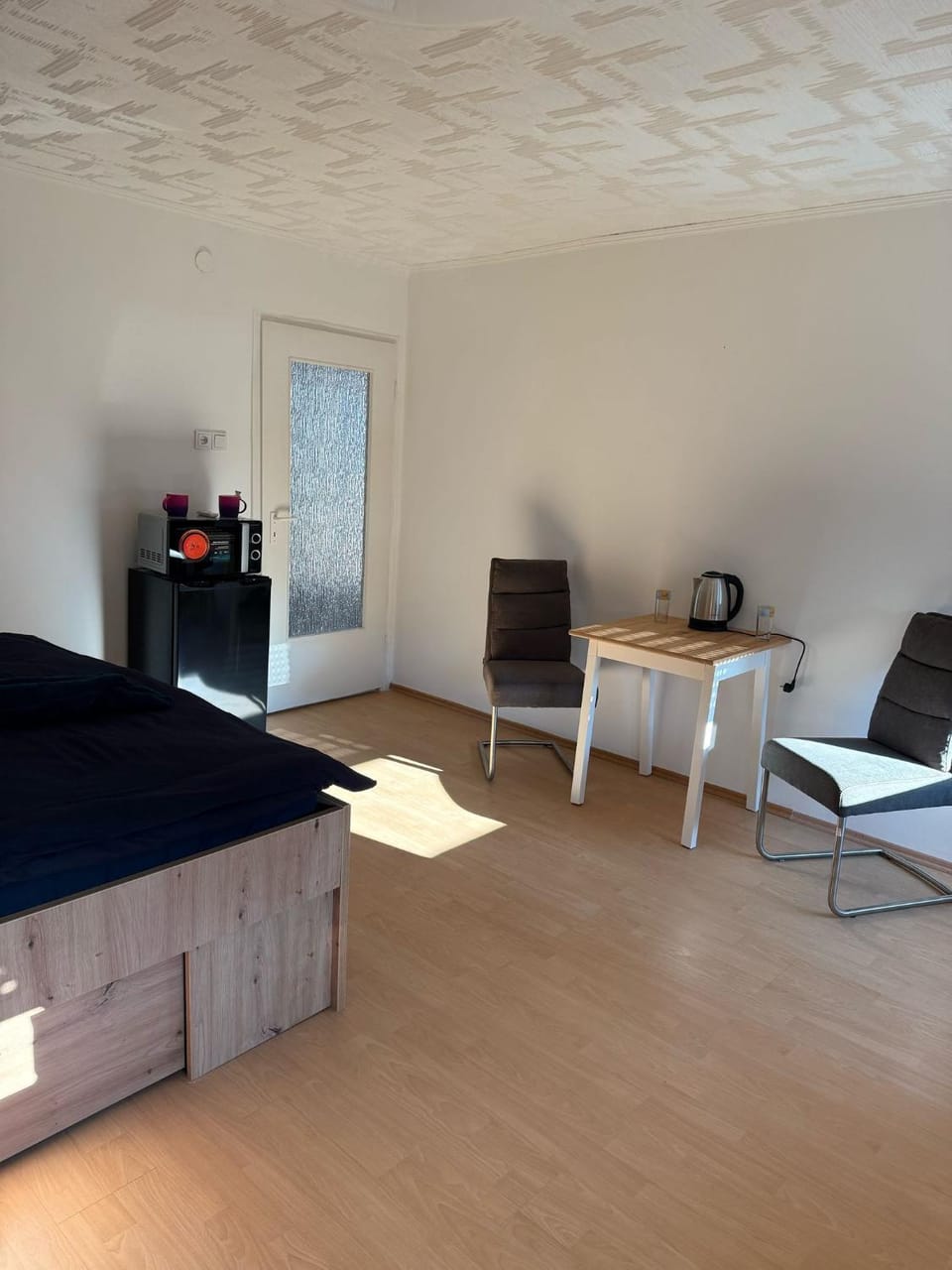 Privates Zimmer Gemeinschaftsbad keine Küchen Apartment in Nuremberg